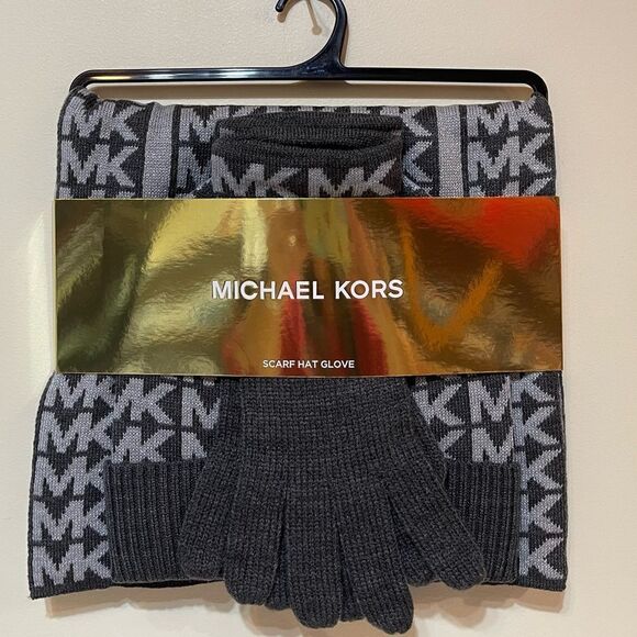 MICHAEL Kors Monogram 3 piece Set NWT - Picture 1 of 10